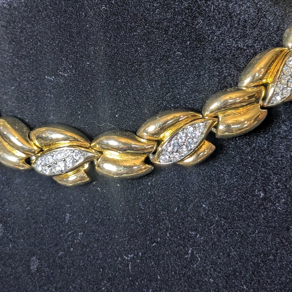 Vintage Gold Tone And Rhinestone Chain Link Choker Trifari Vibes - Picture 6 of 6